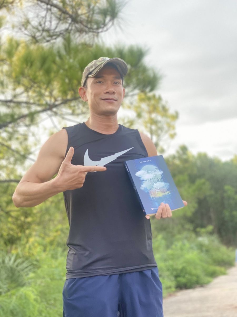 Kỷ niệm đỉnh núi Vũng Chua cùng tác phẩm CÕI MỘNG ngày 8/10/2023 ky niem dinh nui vung chua cung tac pham coi mong ngay 8102023