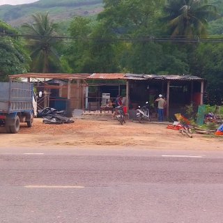 Đất gần 1000m2  MT QL1A