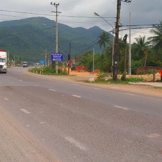 Đất gần 1000m2  MT QL1A