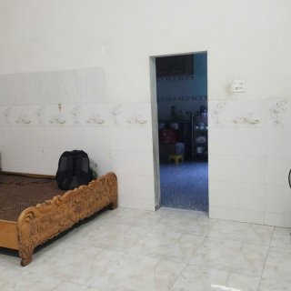 Nhà 2 tầng MT LLQ