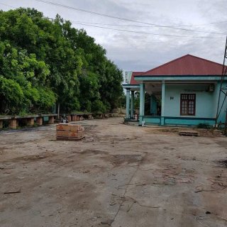 Đất lớn làm phân xưởng, khu dân sinh...