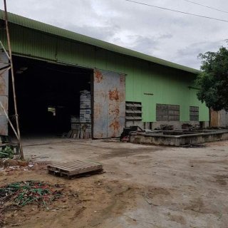 Đất lớn làm phân xưởng, khu dân sinh...