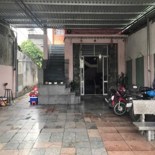 Nhà MT Lạc Long Quân